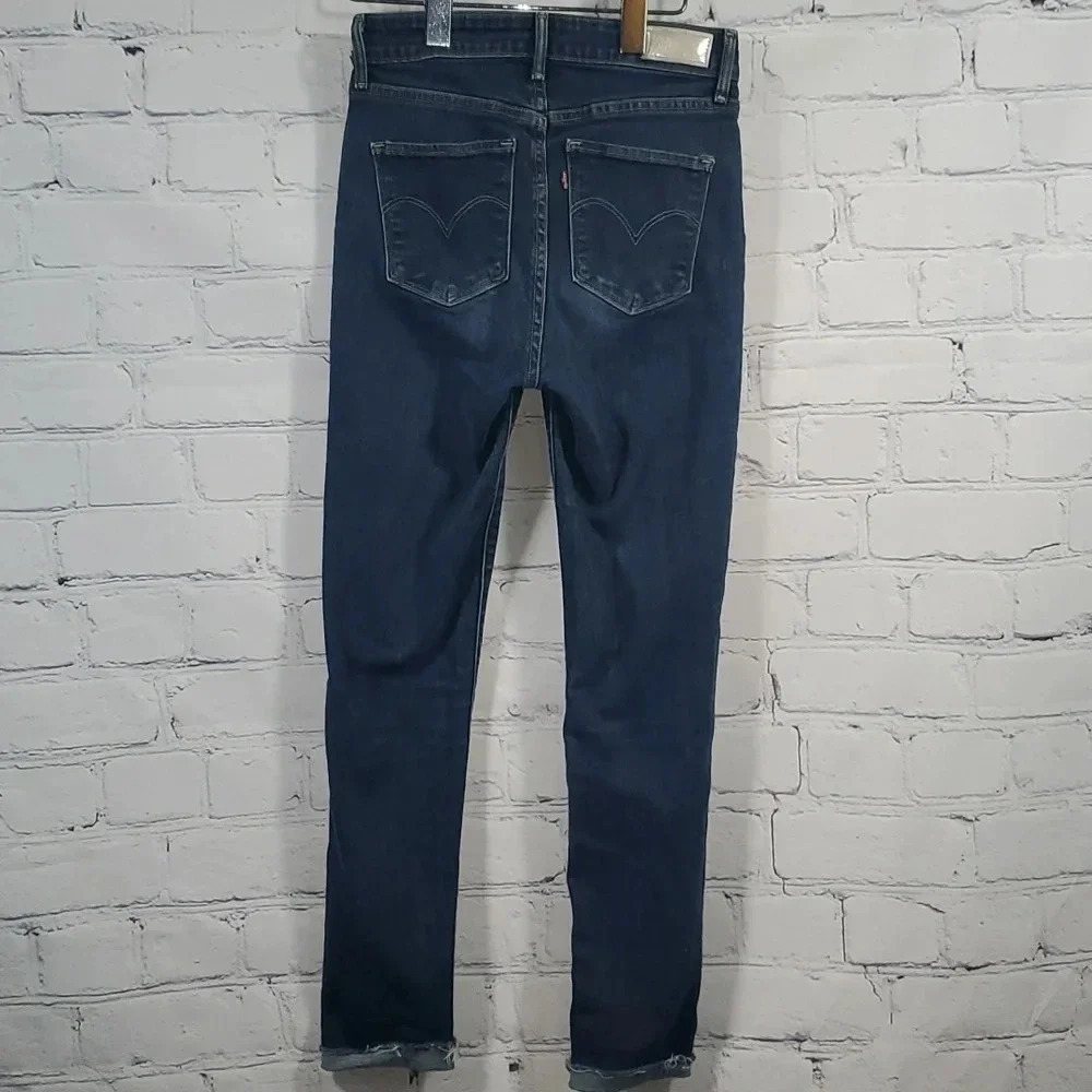 Levi's Women High Rise Skinny Unhem Size 25